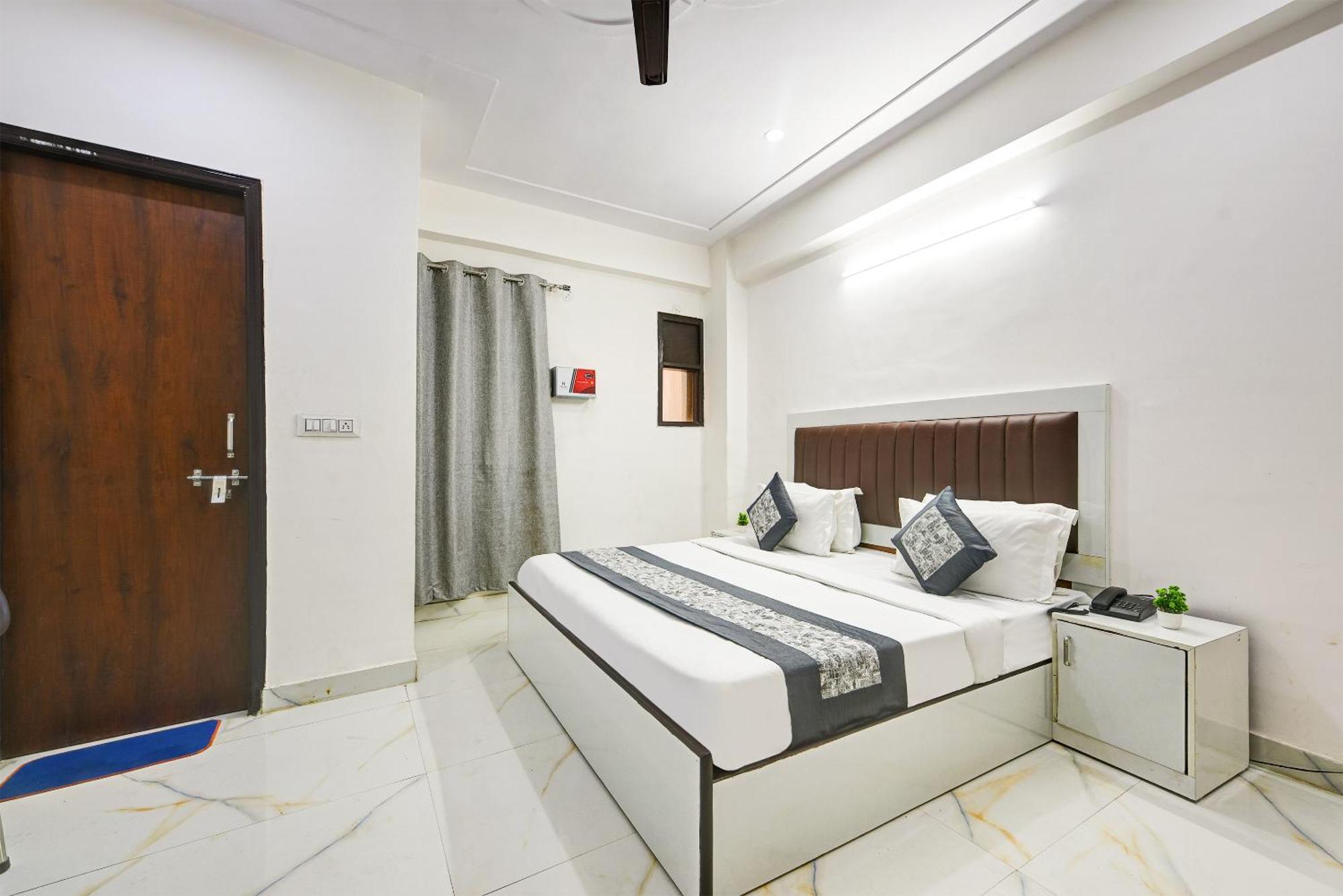 Hotel Krishna Tower Delhi  Buitenkant foto
