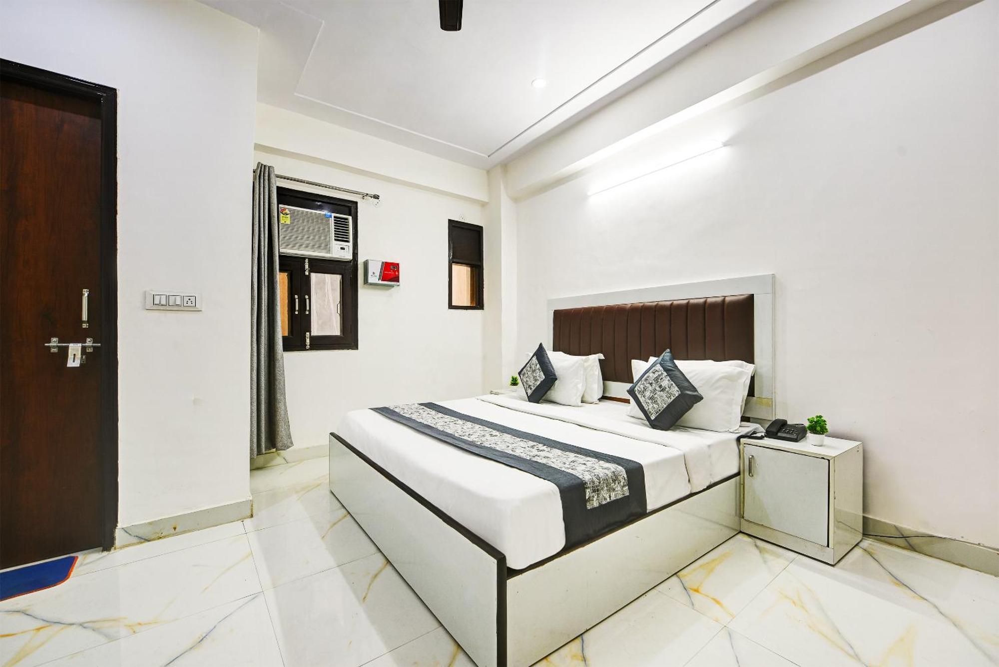 Hotel Krishna Tower Delhi  Buitenkant foto