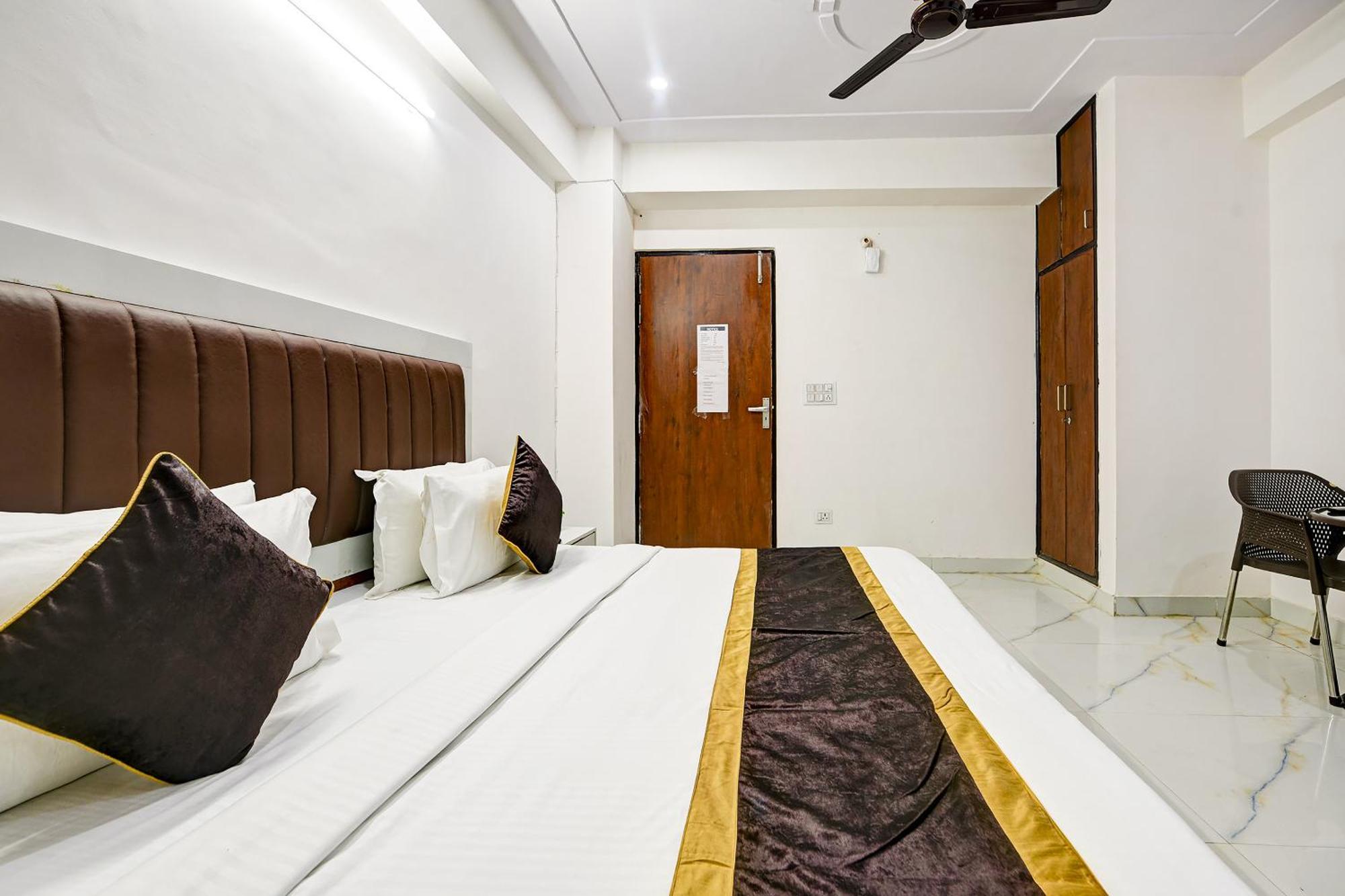 Hotel Krishna Tower Delhi  Buitenkant foto