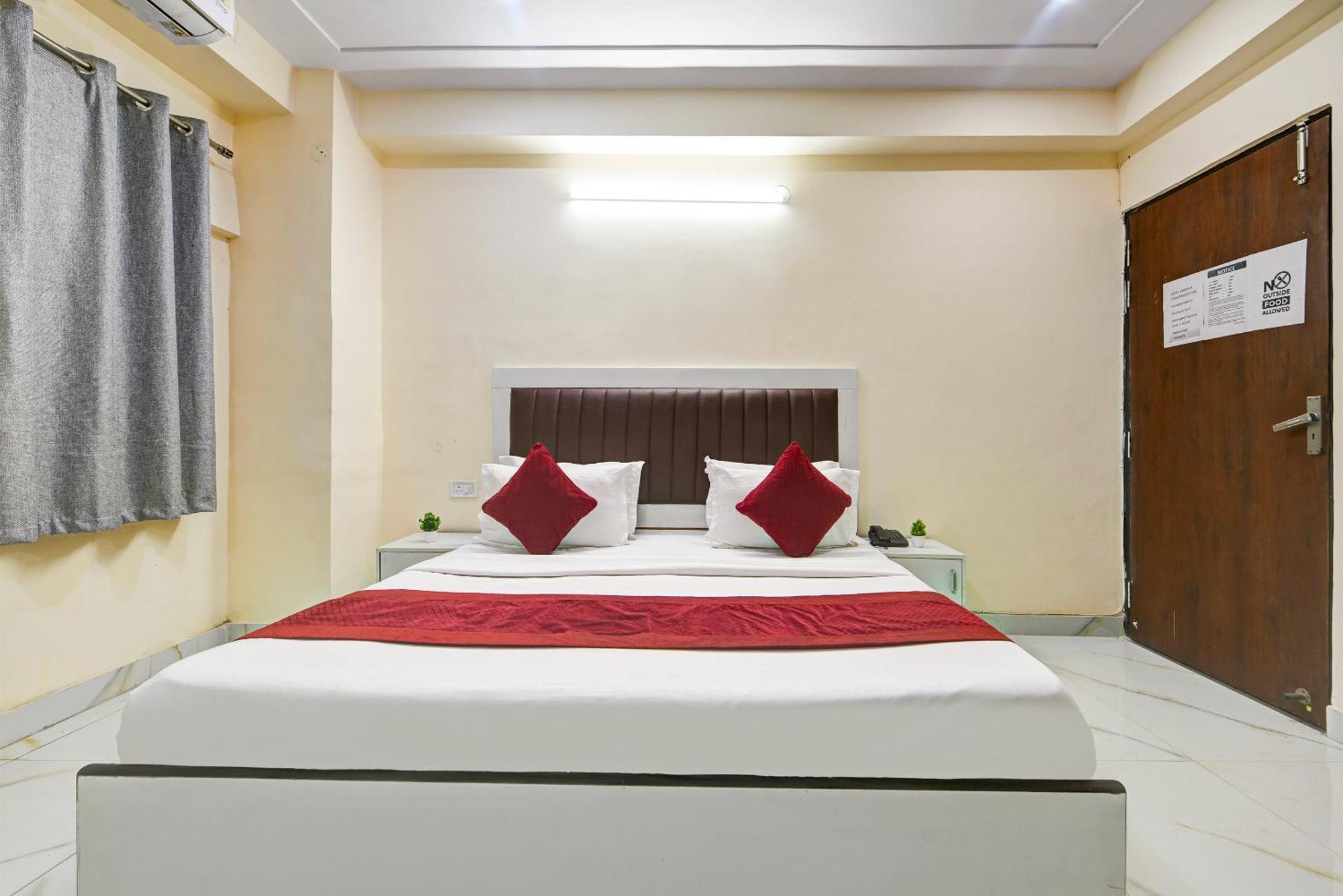 Hotel Krishna Tower Delhi  Buitenkant foto